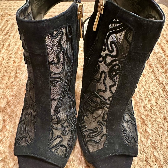 Jessica Simpson Black Lace Peep-Toe Heels - Picture 5 of 7